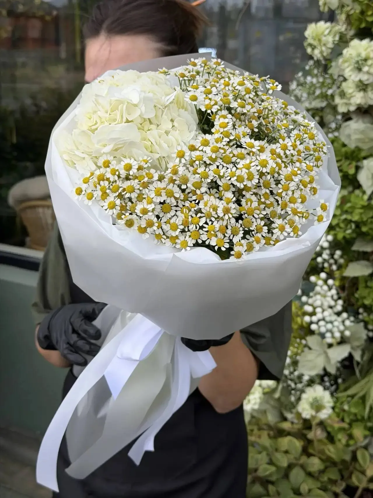 Букет гортензия с матрикарией